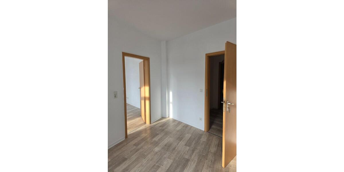 Erdgeschoßwohnung Gera Alt-Taubenpreskeln - 4 Zimmer, 105 m&sup2;, 600&euro; | Angebot:25959372