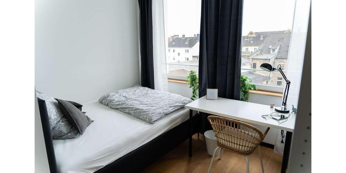 Möbliertes Zimmer mit Privatbad in moderner Wohngemeinschaft 1 zimmer