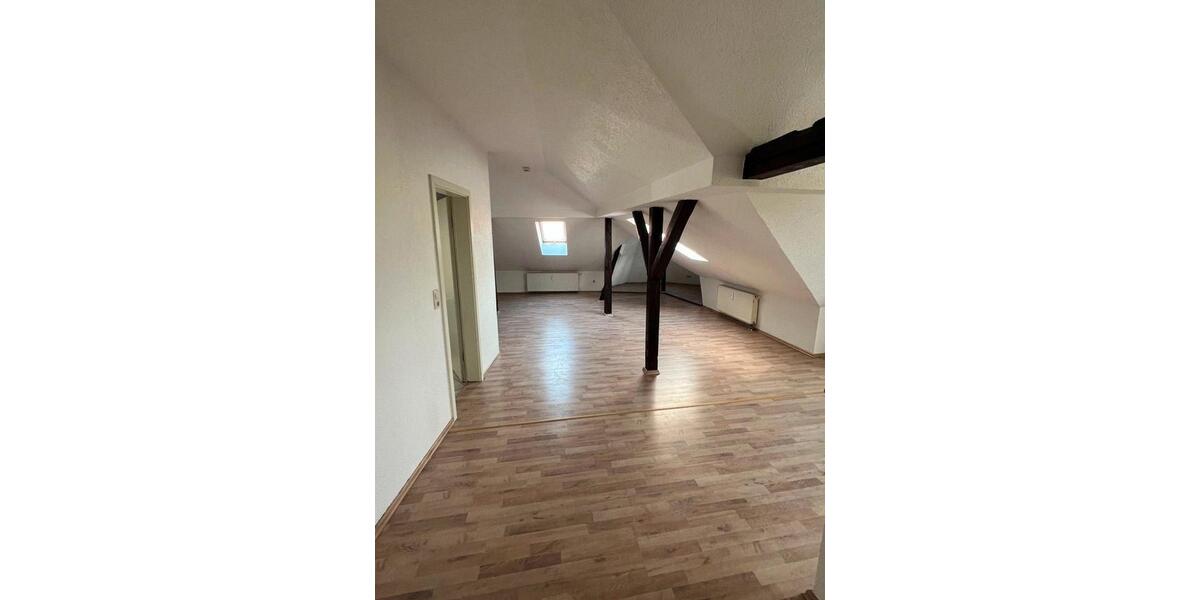 Dachgeschoßwohnung Arnstadt - 2 Zimmer, 87 m&sup2;, 609&euro; | Angebot:26650060