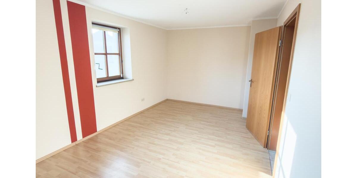 Doppelhaushälfte Großheirath - 4.5 Zimmer, 140 m&sup2;, 1.050&euro; | Angebot:24784370