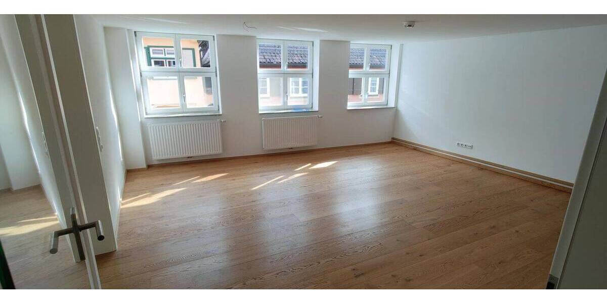 Etagenwohnung Dinkelsbühl - 3 Zimmer, 85 m&sup2;, 820&euro; | Angebot:26858857