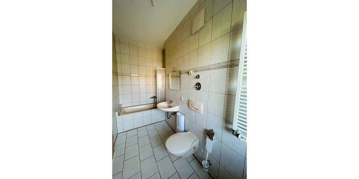 Etagenwohnung Bernburg (Saale) - 2 Zimmer, 62 m&sup2;, 400&euro; | Angebot:26660645