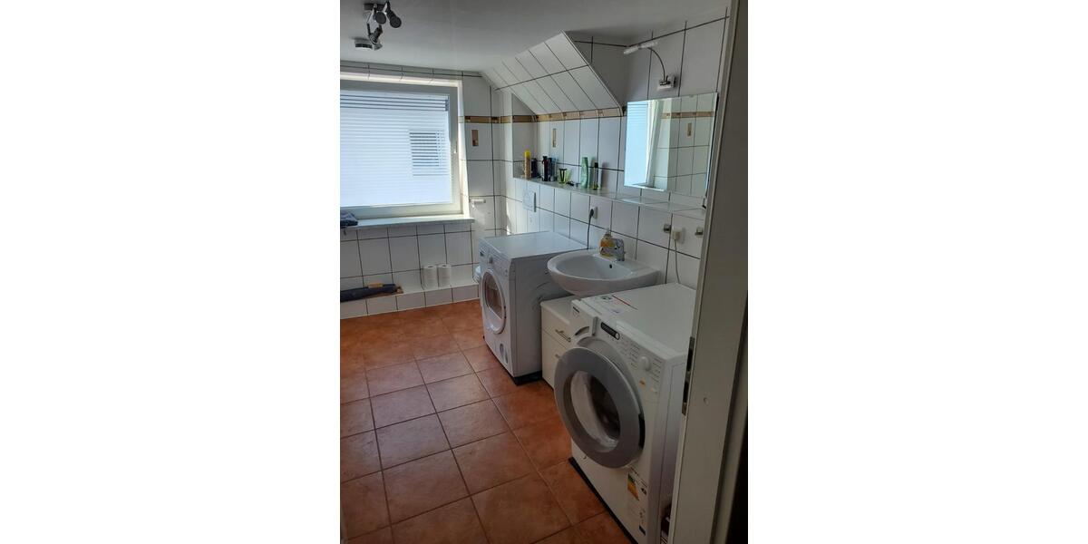 WG neu zu vergeben 22 zimmer