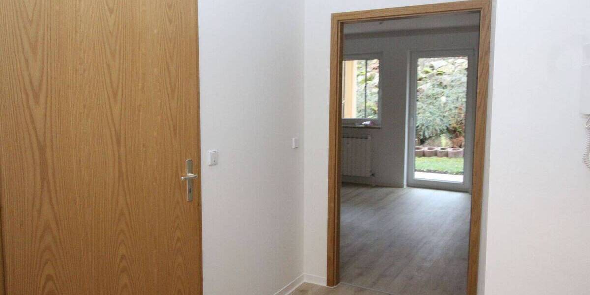Etagenwohnung Niederfrohna - 2 Zimmer, 50 m&sup2;, 350&euro; | Angebot:26596621