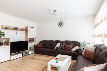 Geräumige 6-Zimmer-Wohnung mit Balkon in Bergisch Gladbach, Hebborn 6 zimmer