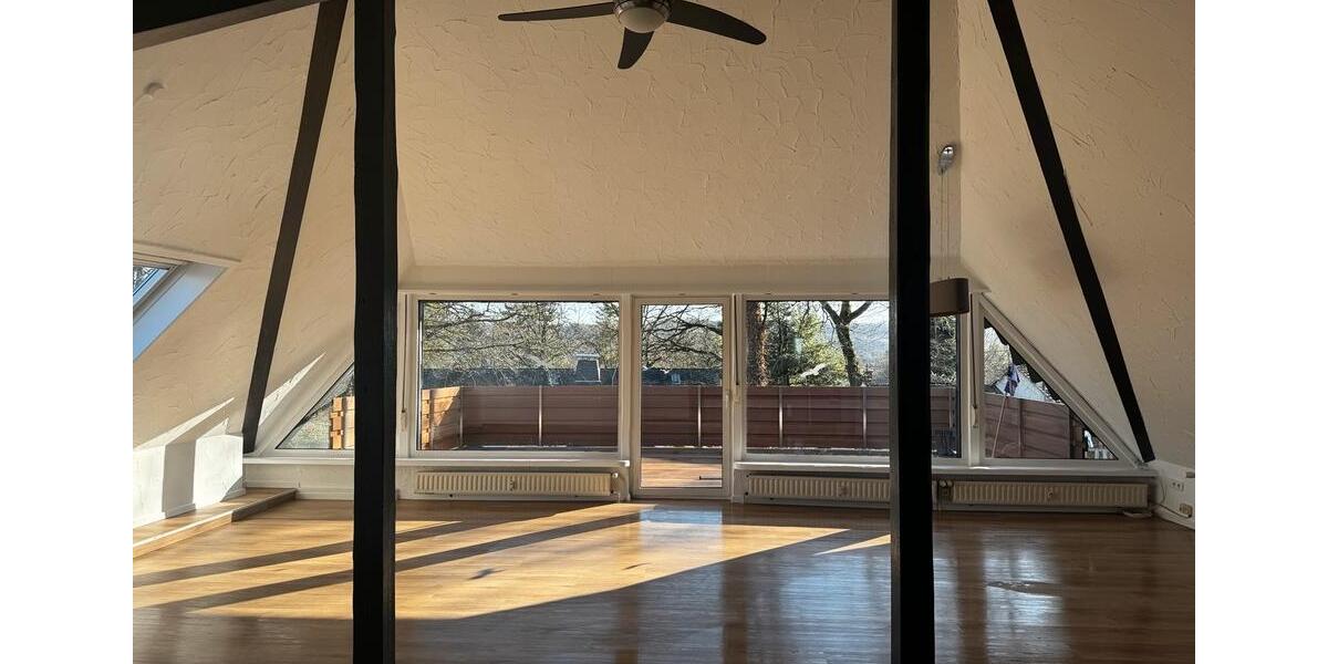 Dachgeschoßwohnung Iserlohn Sümmern - 3 Zimmer, 134 m&sup2;, 1.500&euro; | Angebot:24934997