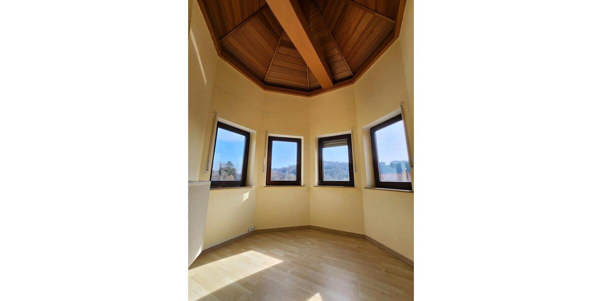 Dachgeschoßwohnung Homburg - 3 Zimmer, 77 m&sup2;, 970&euro; | Angebot:25395692