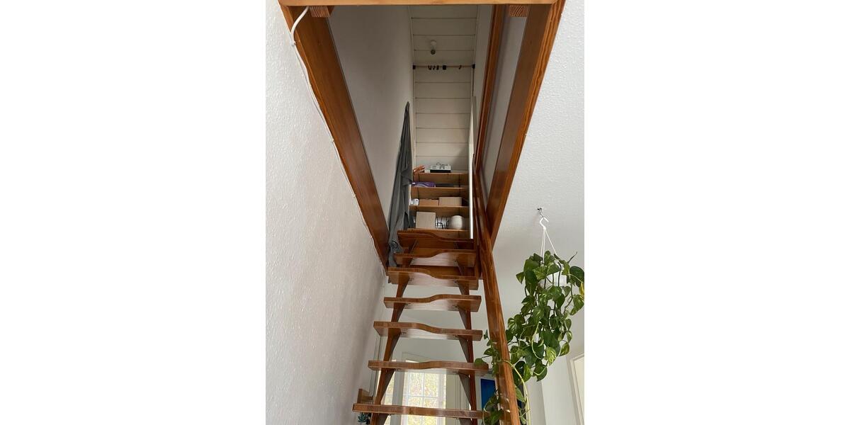 Zwei Zimmer in 2er WG Würzburg Höchberg Balkon DG 2 zimmer