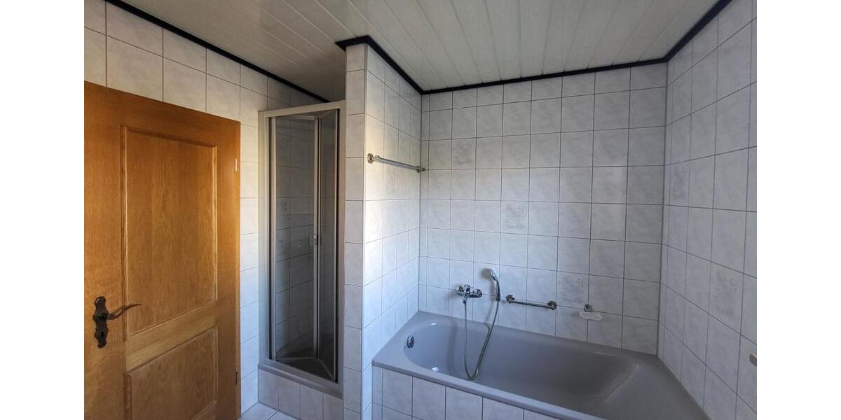 3-Zimmer Wohnung mit Balkon und Tiefgarage 3 zimmer