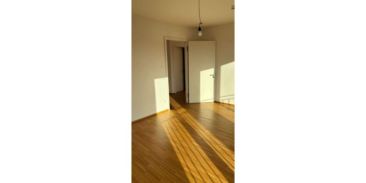 Etagenwohnung Offenbach am Main Hafen - 4 Zimmer, 154 m&sup2;, 2.695&euro; | Angebot:24277698