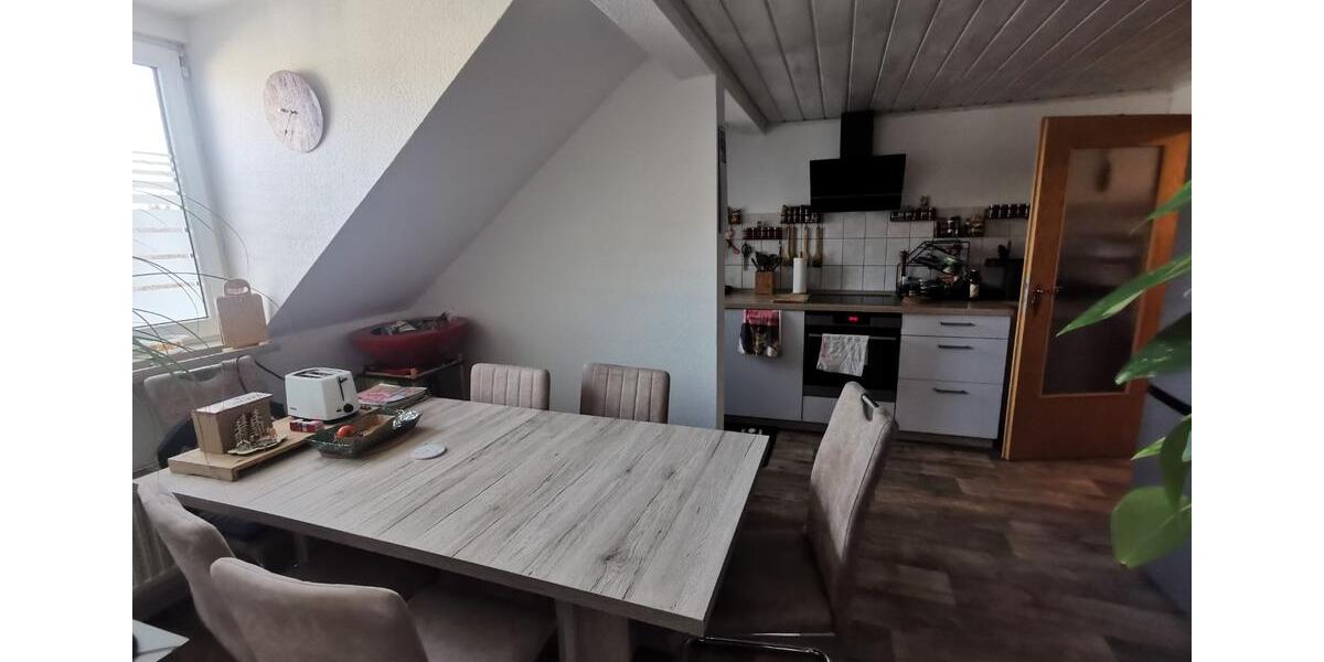 Dachgeschoßwohnung Reichenbach im Vogtland - 3 Zimmer, 70 m&sup2;, 400&euro; | Angebot:24625537