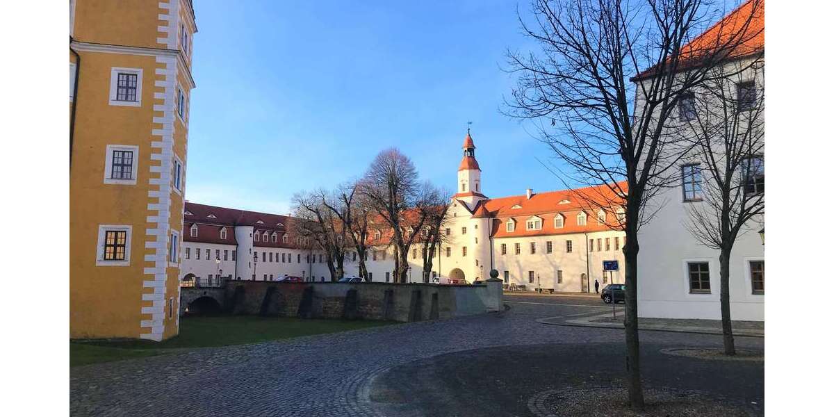 Renovierte 4 Zimmer mit Balkon. Flexibel ab 6 Monate. anmietbar. - Appartement Annaburg | Angebot:23400826