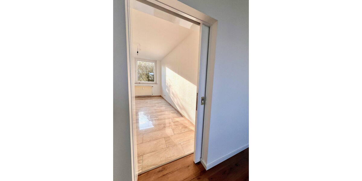 Einfamilienhaus Bielefeld Innenstadt - 9 Zimmer, 230 m&sup2;, 3.550&euro; | Angebot:26155754