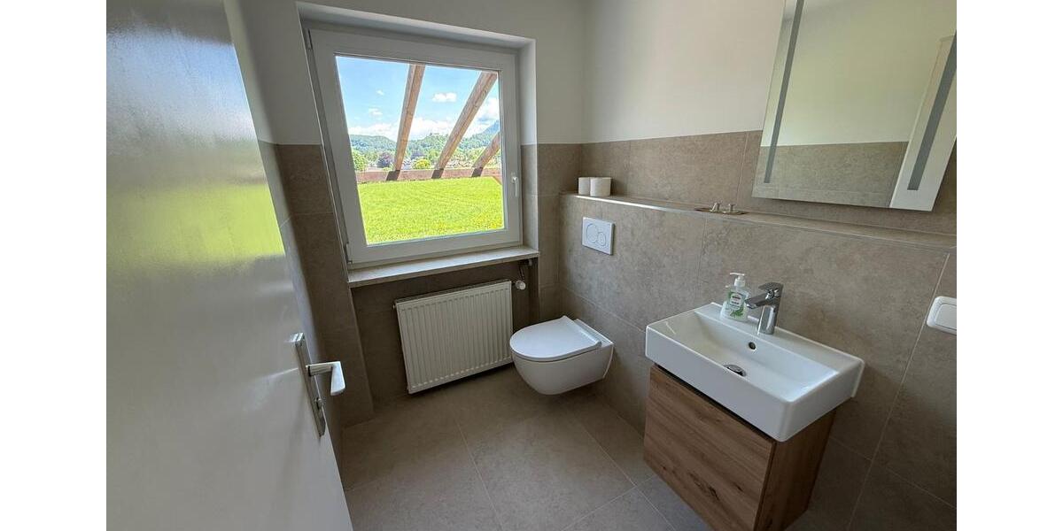 Terrassenwohnung Bayerisch Gmain - 4 Zimmer, 157 m&sup2;, 2.300&euro; | Angebot:26702056
