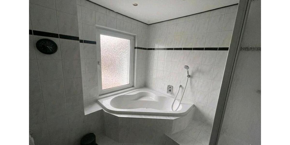 Dachgeschoßwohnung Bad Neuenahr-Ahrweiler Ahrweiler - 3 Zimmer, 80 m&sup2;, 860&euro; | Angebot:26645892