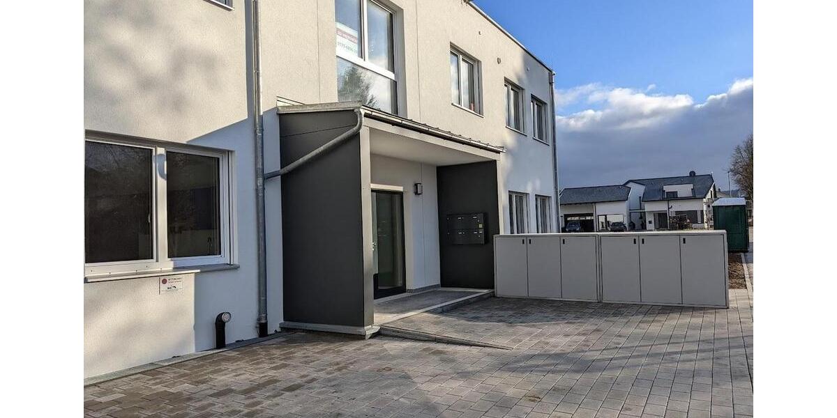 Neu - €8qm - 4 x 275qm oder 1.100qm, Tiefgarage mit 19x E-Ladestationen, Aufzug, Klimatisiert zimmer