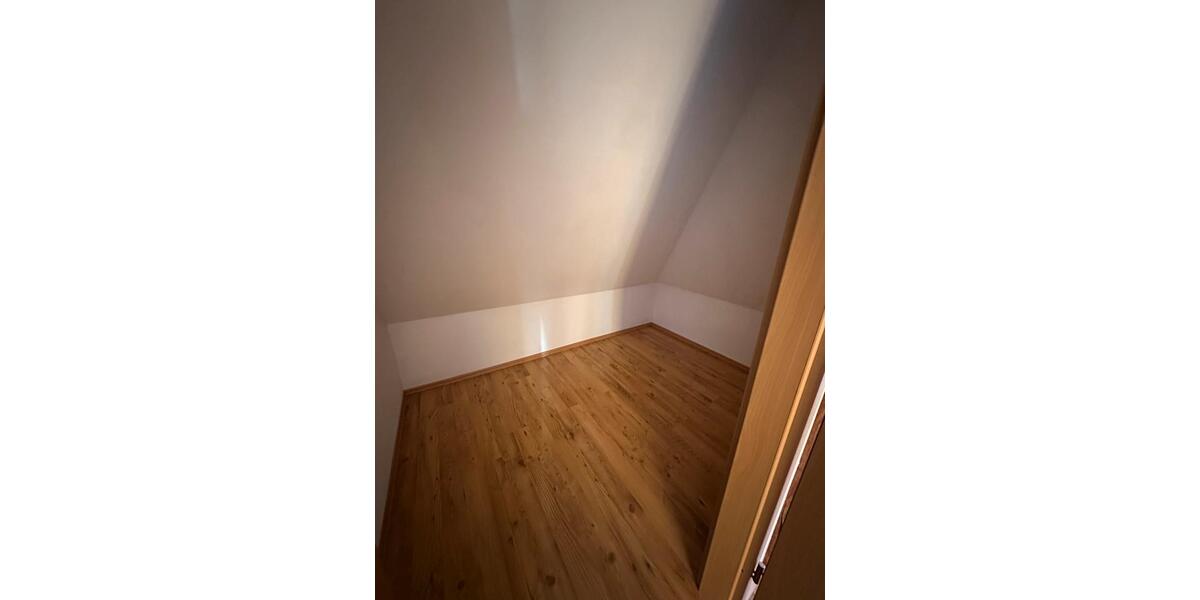 Dachgeschoßwohnung Aschersleben - 3 Zimmer, 85 m&sup2;, 669&euro; | Angebot:26441632