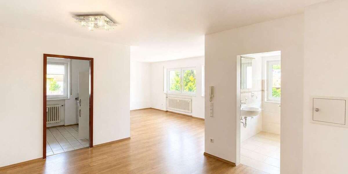 Etagenwohnung Oberkirch - 2.5 Zimmer, 73 m&sup2;, 785&euro; | Angebot:26836932