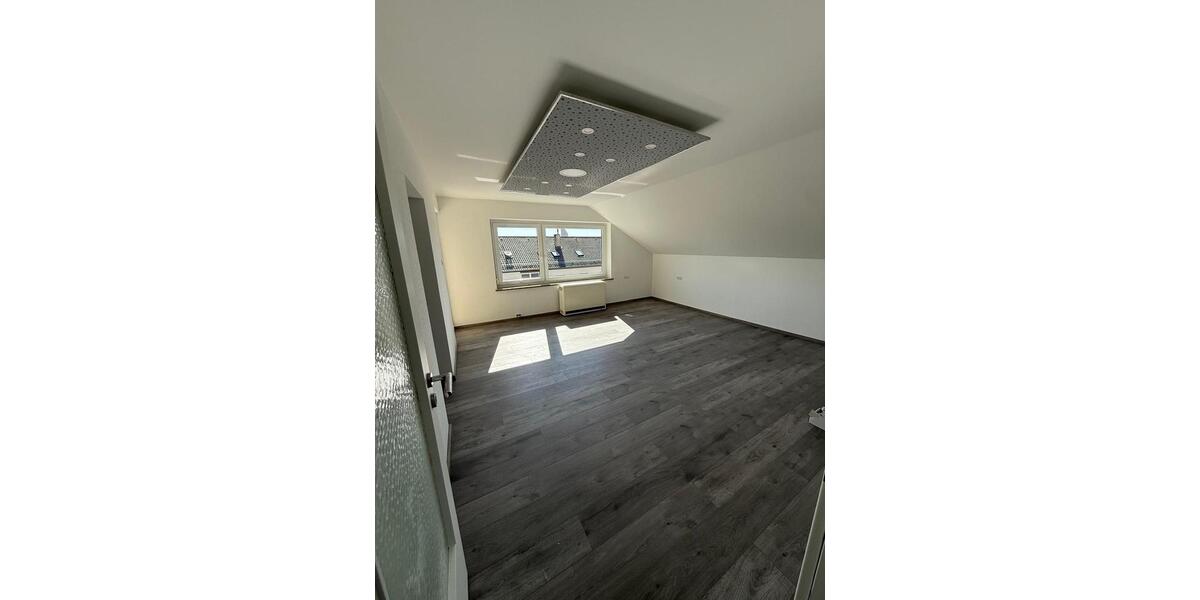 Dachgeschoßwohnung Calw - 3 Zimmer, 67 m&sup2;, 950&euro; | Angebot:26373749