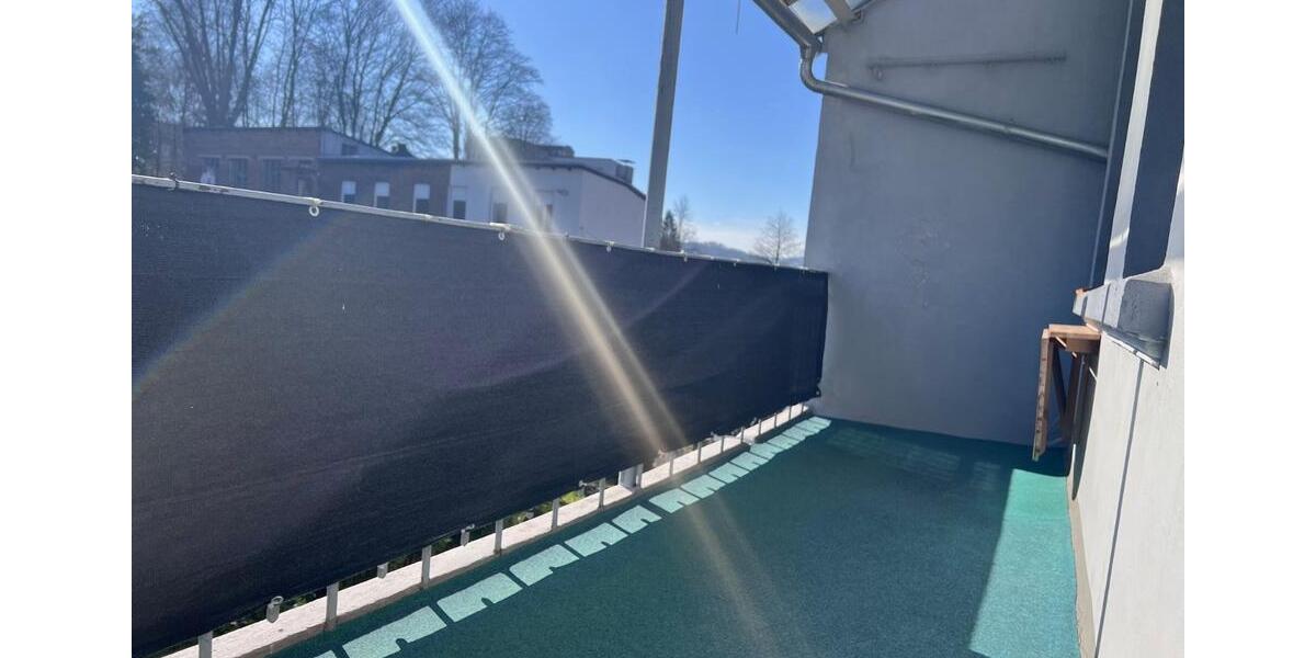 Wohnung mit Balkon; ca 80 qm, 1.Etage, stadtnah, €690,- Kaltmiete 3 zimmer