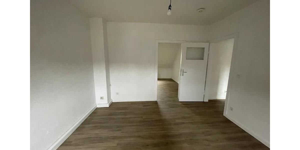 Dachgeschoßwohnung Gelsenkirchen Gelsenkirchen-Mitte - 2 Zimmer, 39 m&sup2;, 300&euro; | Angebot:26562091