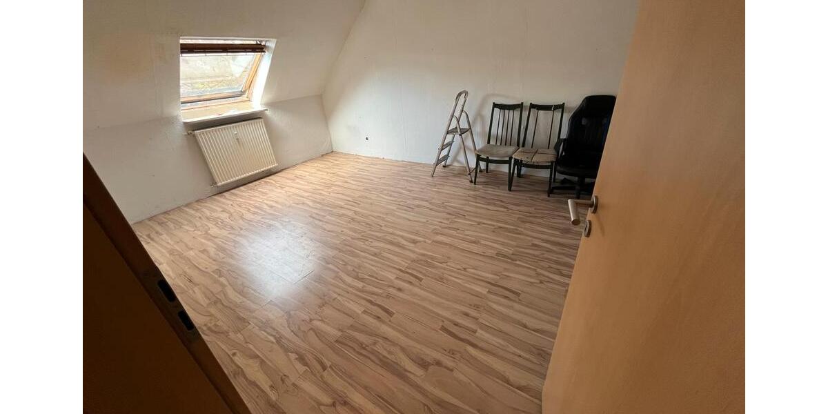 Dachgeschoßwohnung Lennestadt - 1 Zimmer, 60 m&sup2;, 400&euro; | Angebot:25784070