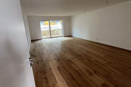 Wohnung Deggendorf - 2 Zimmer, 72 m&sup2;, 930&euro; | Angebot:24529947