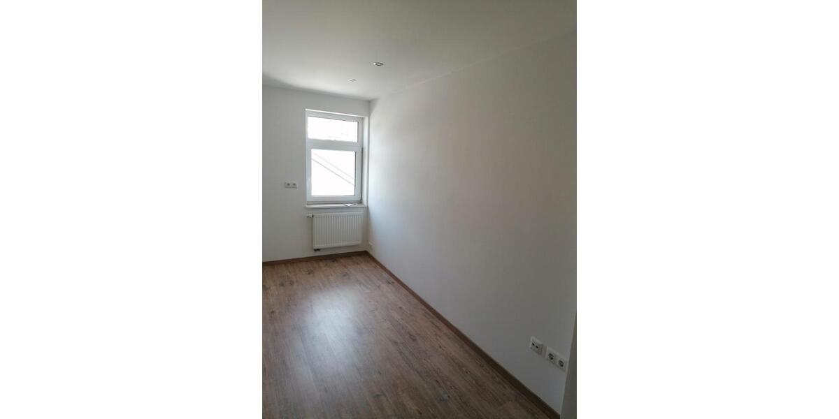 Dachgeschoßwohnung Sonneberg - 2 Zimmer, 62 m&sup2;, 590&euro; | Angebot:25976122
