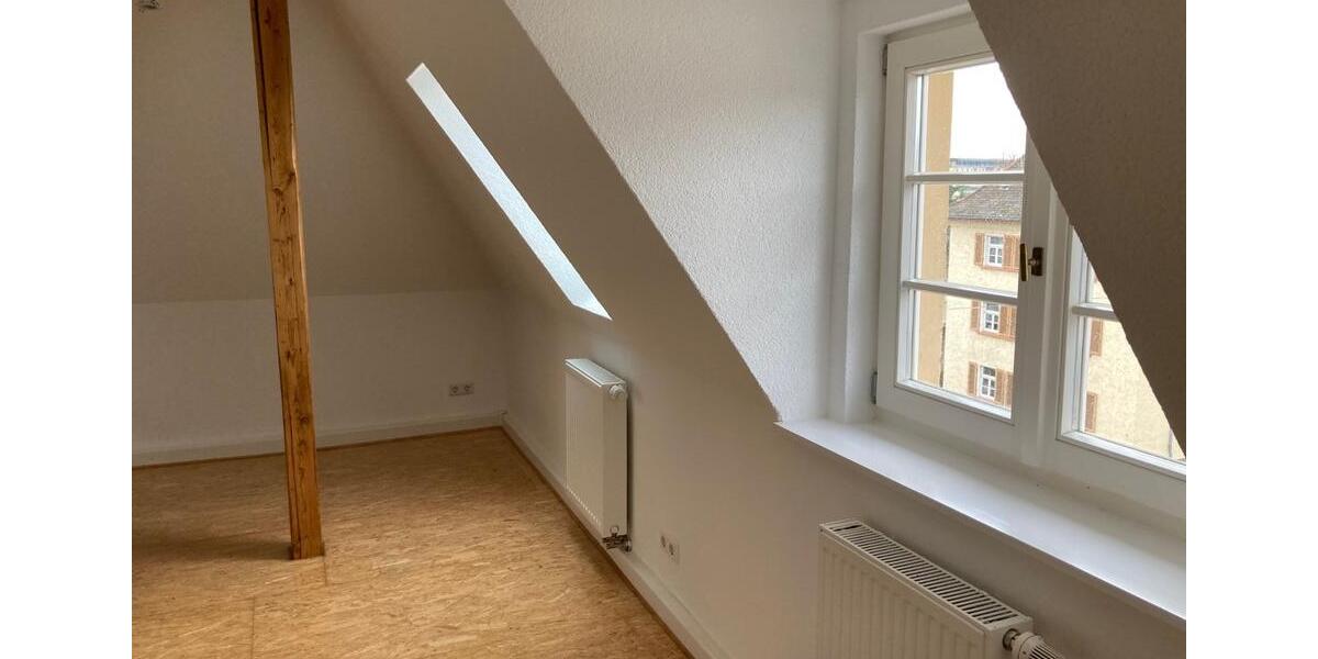 Dachgeschoßwohnung Kassel Fasanenhof - 3 Zimmer, 65 m&sup2;, 250&euro; | Angebot:25475944