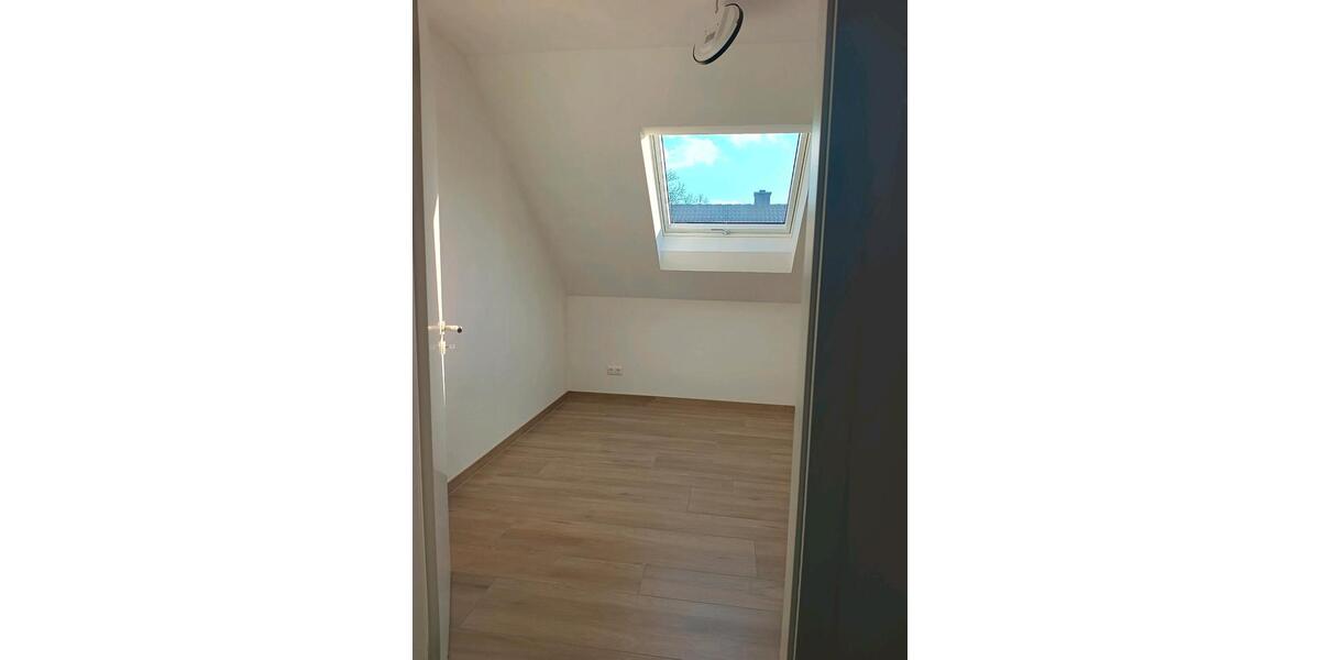 Dachgeschoßwohnung Wittenberg Lutherstadt Reinsdorf - 5 Zimmer, 80 m&sup2;, 900&euro; | Angebot:26619979