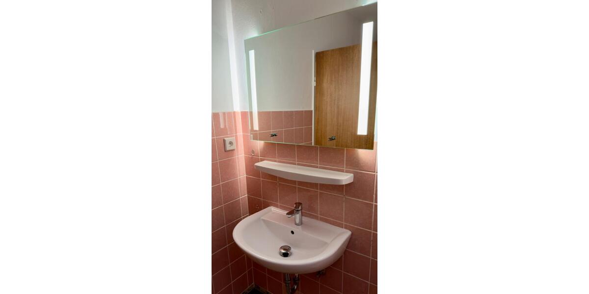 Dachgeschoßwohnung Tönisvorst - 2 Zimmer, 55 m&sup2;, 590&euro; | Angebot:24654473