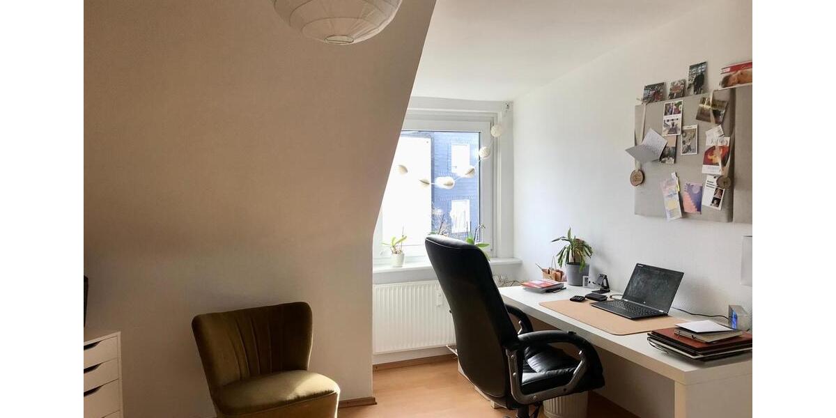 Dachgeschoßwohnung Siegen - 4 Zimmer, 95 m&sup2;, 880&euro; | Angebot:25994190