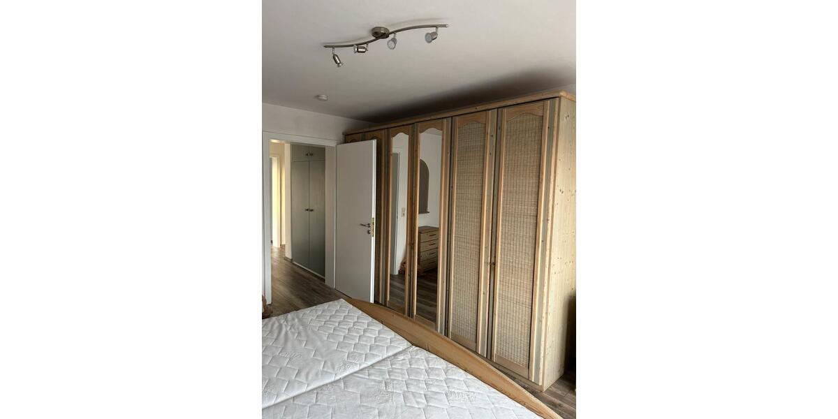 Etagenwohnung Schillingsfürst - 4 Zimmer, 86 m&sup2;, 750&euro; | Angebot:24477711