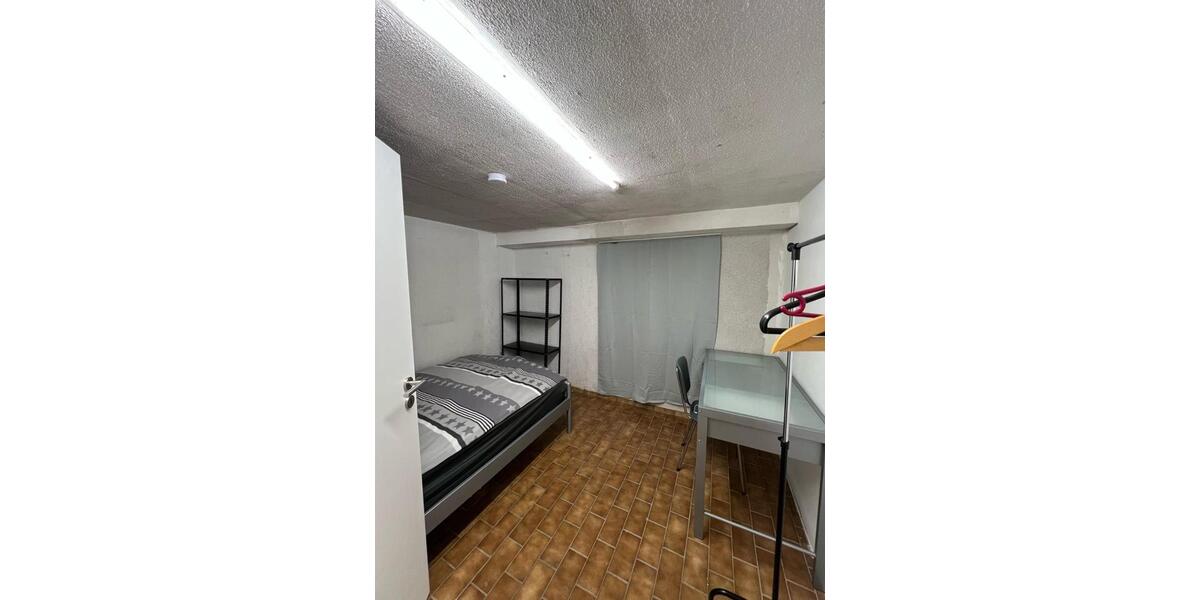 Wohnen auf Zeit Erkrath - 14 Zimmer, 200 m&sup2;, 600&euro; | Angebot:25550416