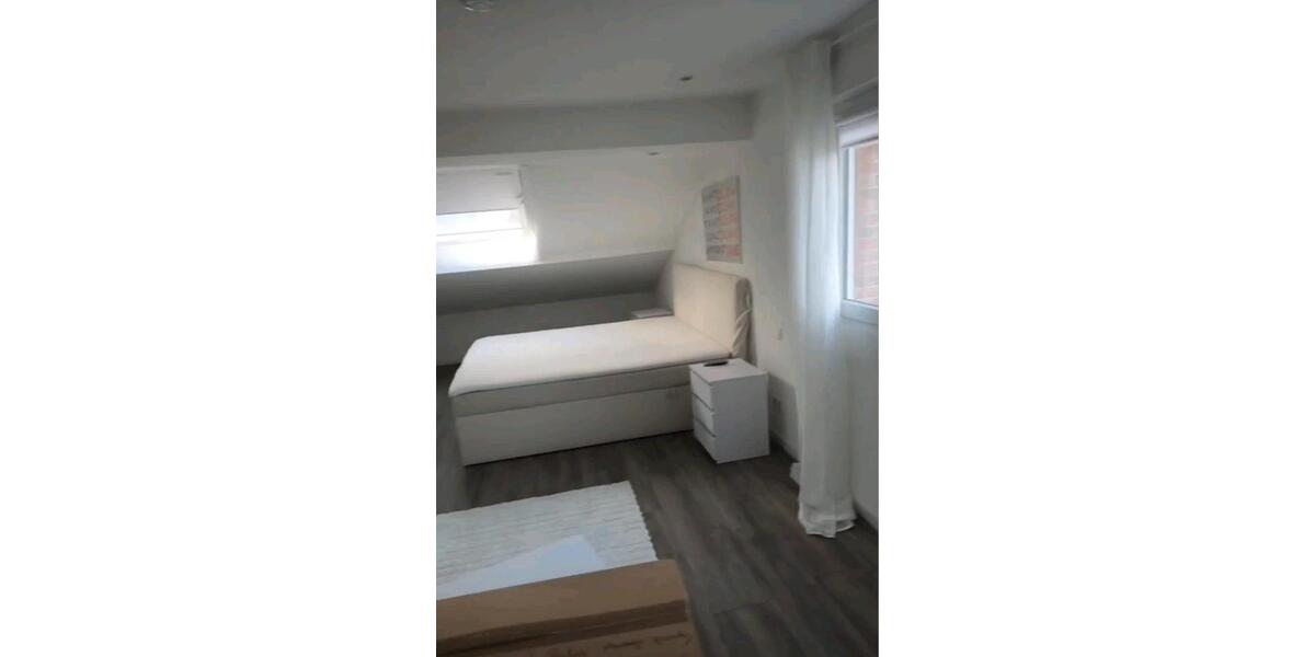 Dachgeschoßwohnung Erftstadt - 2 Zimmer, 80 m&sup2;, 1.180&euro; | Angebot:26684543