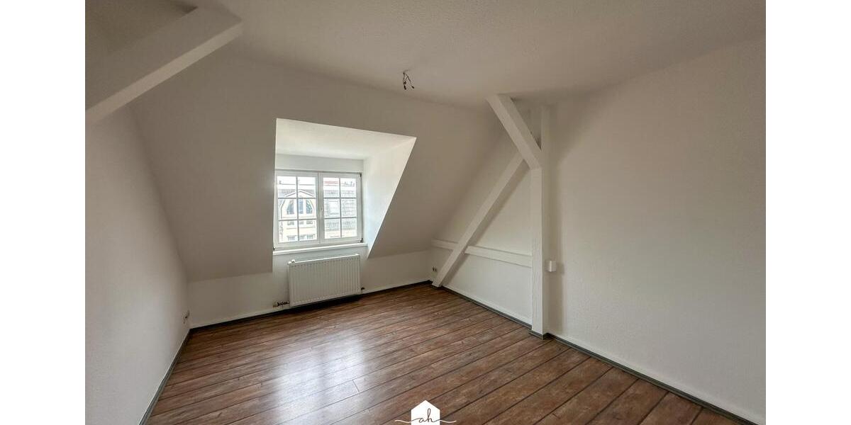 Dachgeschoßwohnung Gera - 2 Zimmer, 49 m&sup2;, 280&euro; | Angebot:25143817