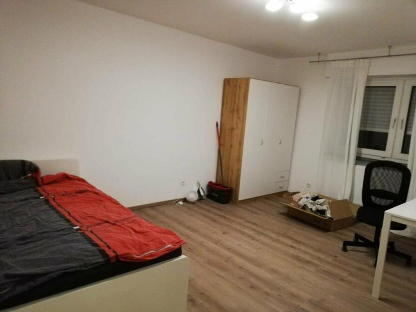 WG Zimmer - Zimmer - Wohnung - ZKB - zu vermieten an Studenten