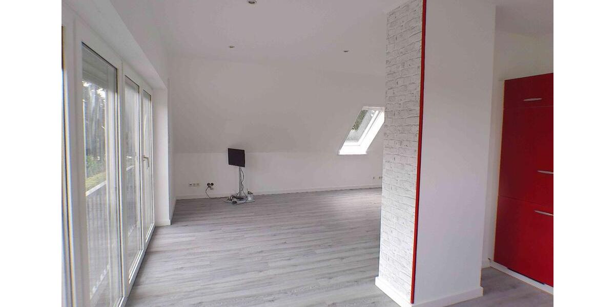 Dachgeschoßwohnung Itzehoe - 3.5 Zimmer, 81 m&sup2;, 900&euro; | Angebot:26030831