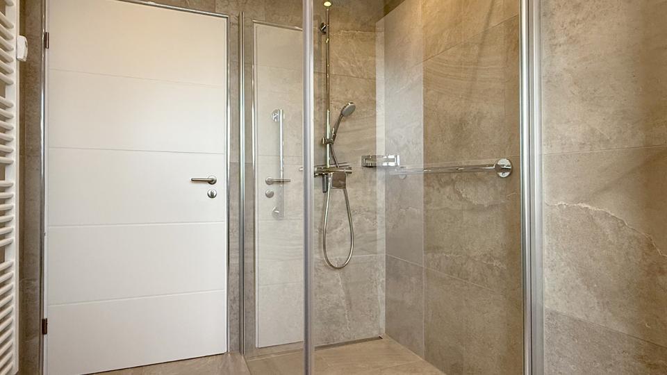 Einfamilienhaus Villingen-Schwenningen Schwenningen - 2.5 Zimmer, 87 m&sup2;, 1.200&euro; | Angebot:25993645