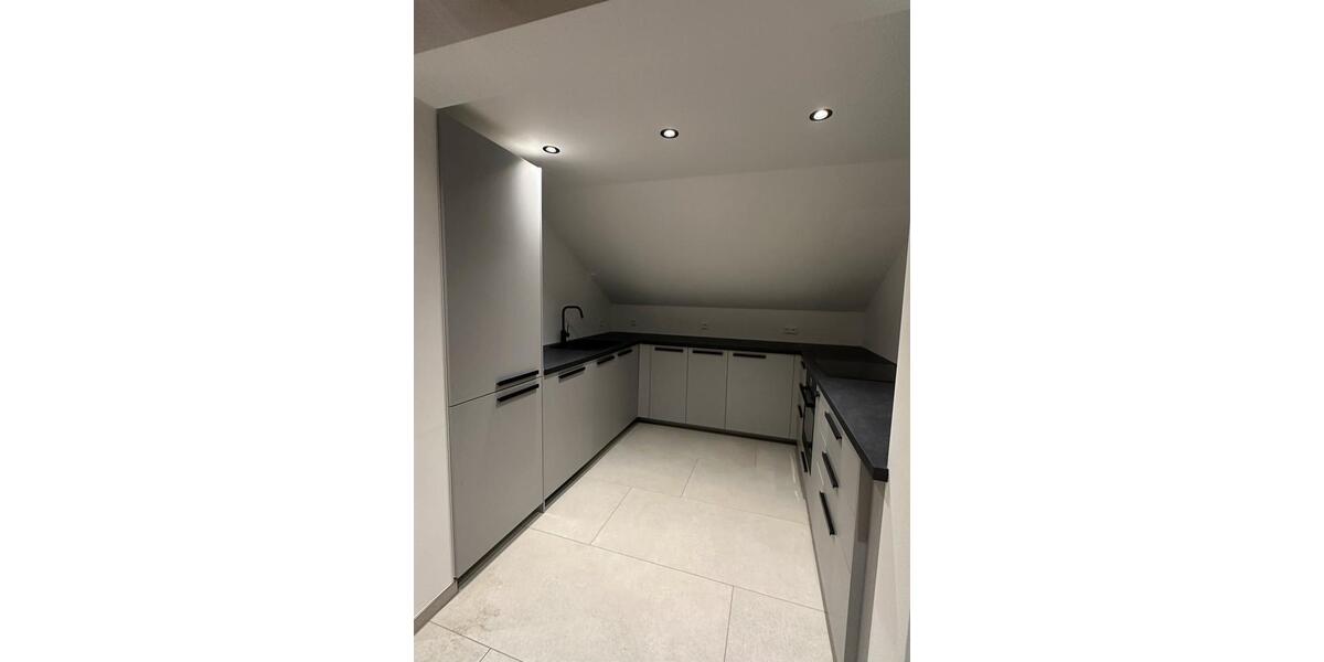 Dachgeschoßwohnung Weinstadt - 3 Zimmer, 72 m&sup2;, 1.100&euro; | Angebot:26663449