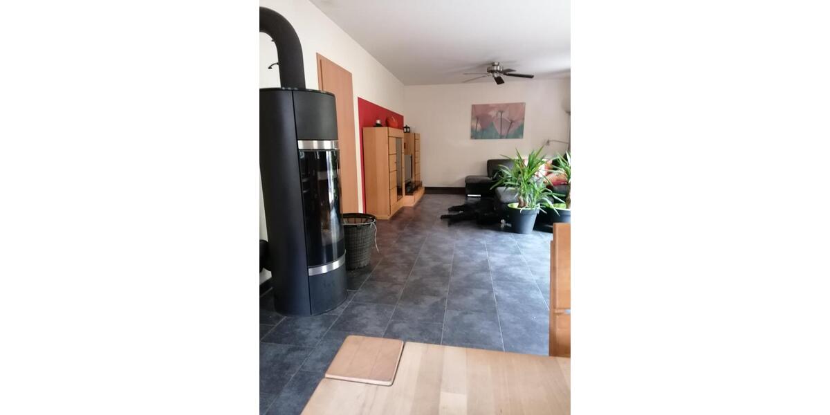 Einfamilienhaus Kirchen (Sieg) - 5 Zimmer, 140 m&sup2;, 1.400&euro; | Angebot:25023013