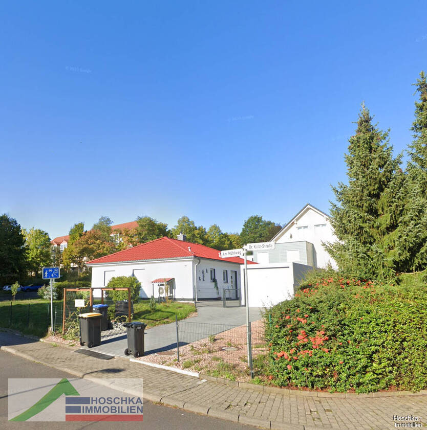 Befristete Vermietung für 2-3 Jahre! Neu renovierter 3 Zimmer Bungalow mit Garage und gr. Garten