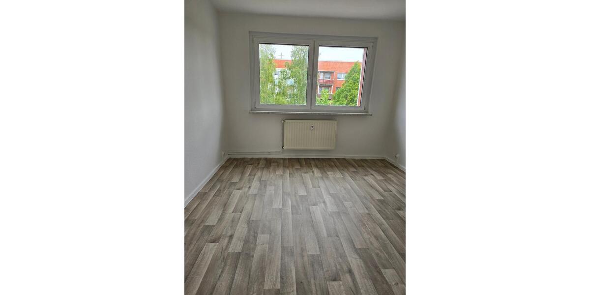 Etagenwohnung Stavenhagen - 3 Zimmer, 59 m&sup2;, 375&euro; | Angebot:24571306
