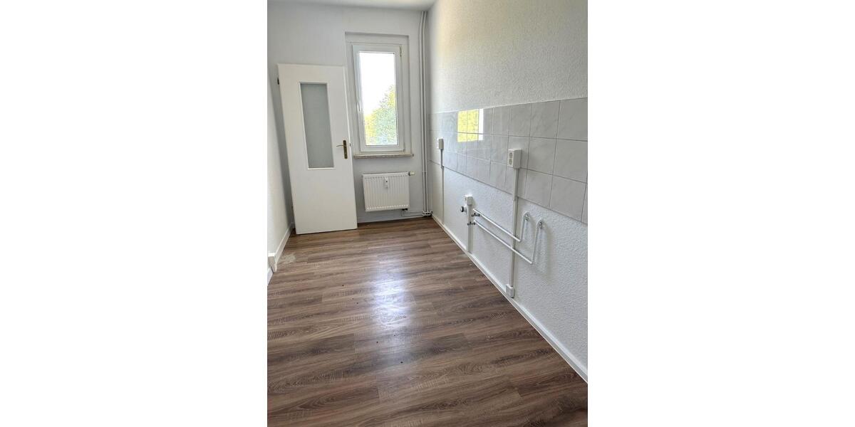 Etagenwohnung Hainichen - 3 Zimmer, 62 m&sup2;, 303&euro; | Angebot:25835507