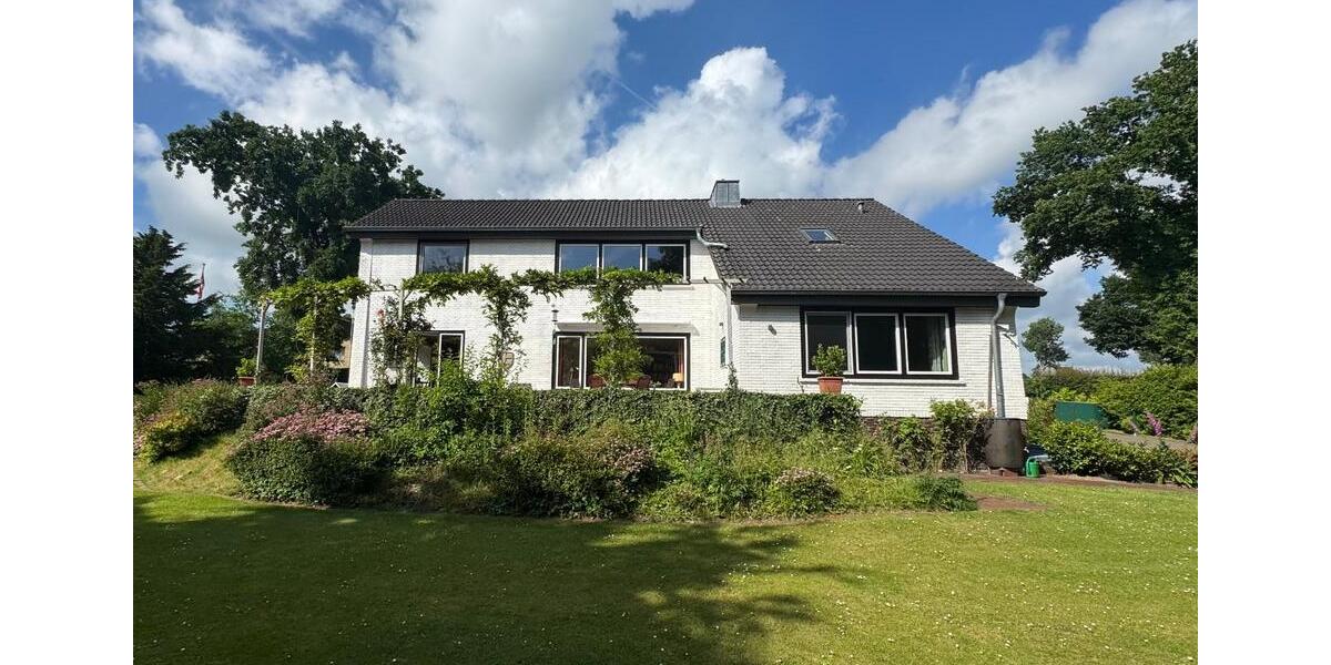 Einfamilienhaus Heide - 7 Zimmer, 199 m&sup2;, 2.200&euro; | Angebot:26340952