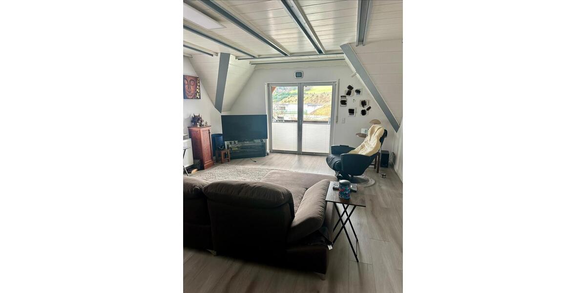 Dachgeschoßwohnung Heigenbrücken - 3 Zimmer, 75 m&sup2;, 800&euro; | Angebot:26348818