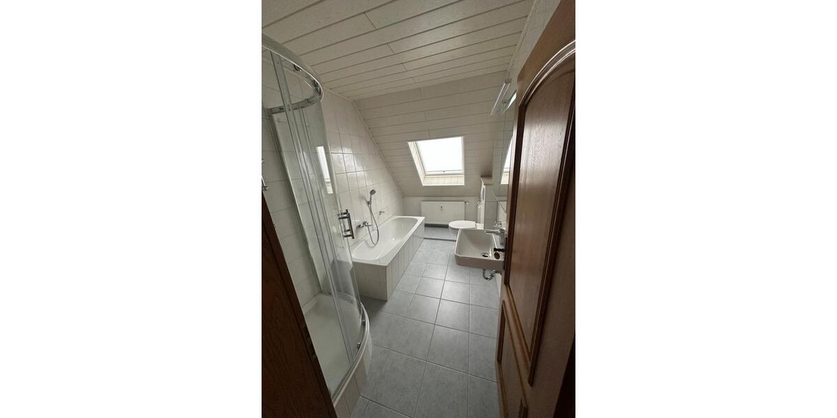 Dachgeschoßwohnung Berge - 4 Zimmer, 104 m&sup2;, 750&euro; | Angebot:26606674