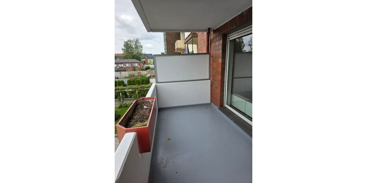 Renovierte 2,5 Zimer-Wohnung mit Aufzug, Balkonkraftwerk, Video-Sprechanlage, Garage (Warmmiete: 1.040 + 100 Garage) - Etagenwohnung Duisburg Meiderich | Angebot:27261102