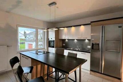 Helle Wohnung mit Balkon und Garage in Neumarkt-Sankt Veit 3 zimmer