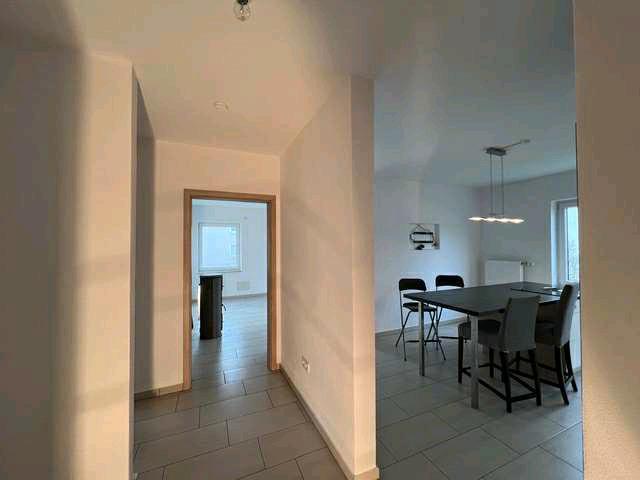 Helle Wohnung mit Balkon und Garage in Neumarkt-Sankt Veit 3 zimmer